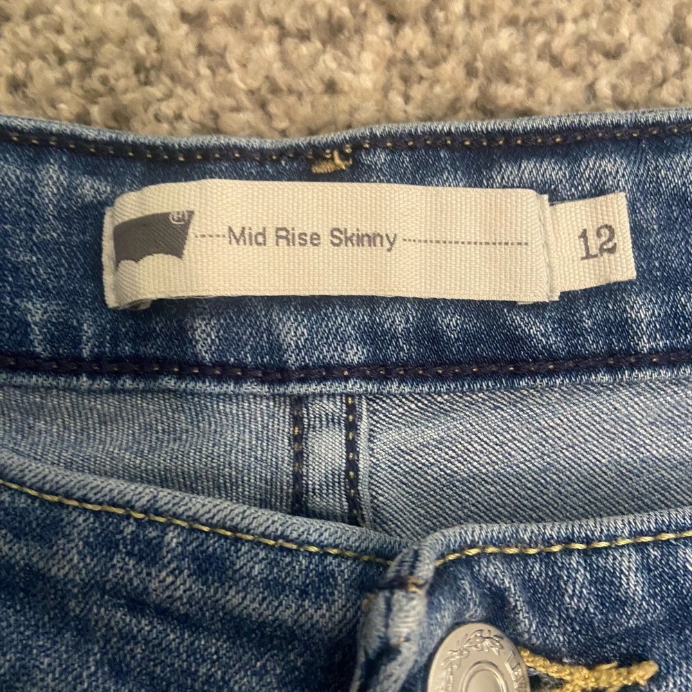Women's Levi Mid Rise Skinny Jean Size 12 - Picture 4 of 9